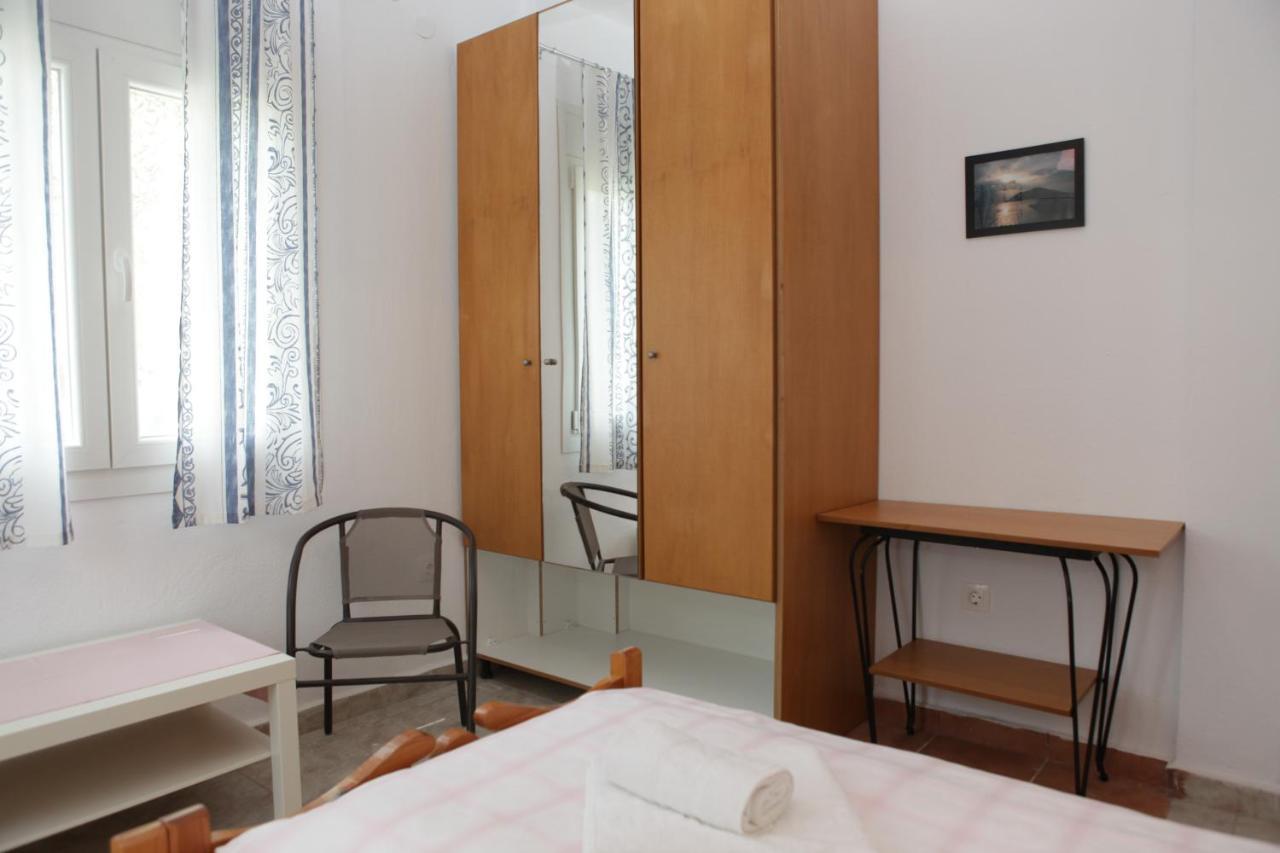 O Pyrgos Accommodations Panormos  外观 照片