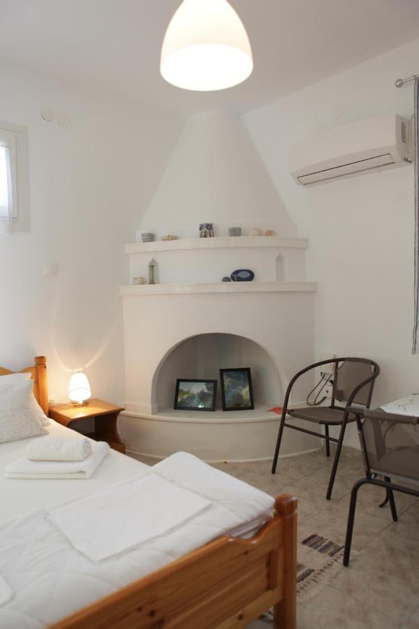 O Pyrgos Accommodations Panormos  外观 照片