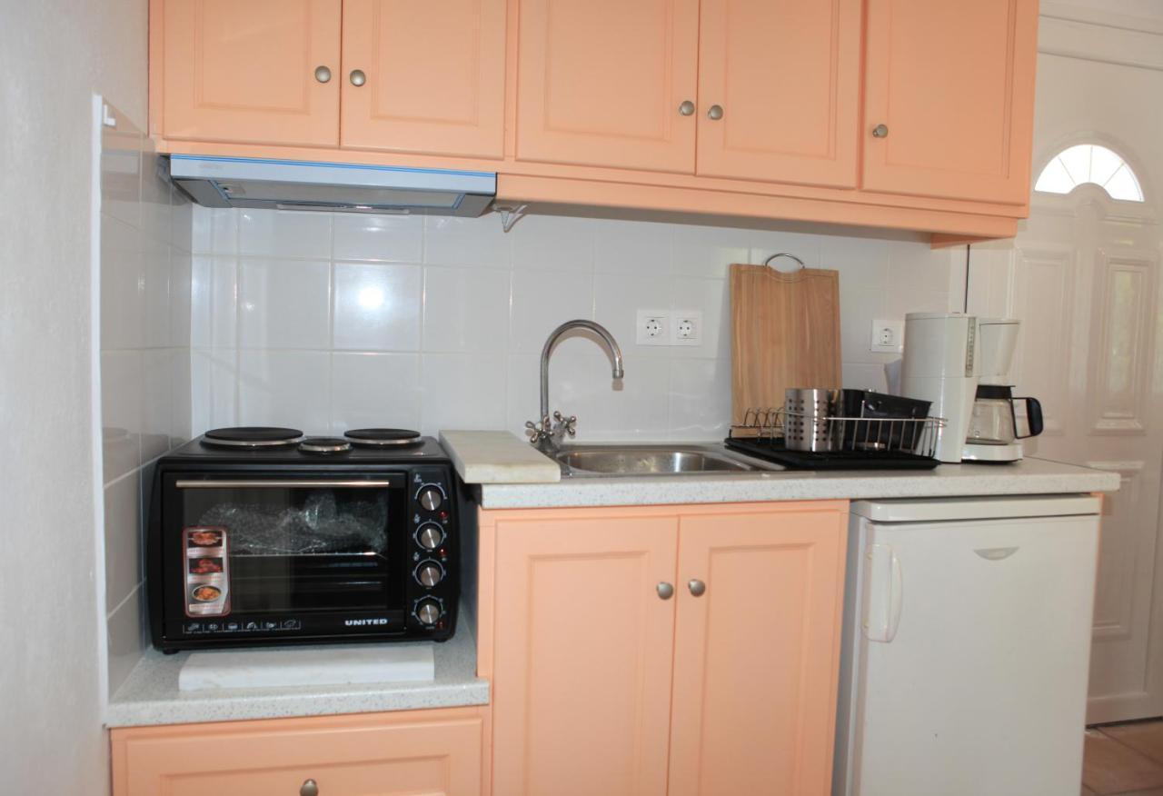 O Pyrgos Accommodations Panormos  外观 照片