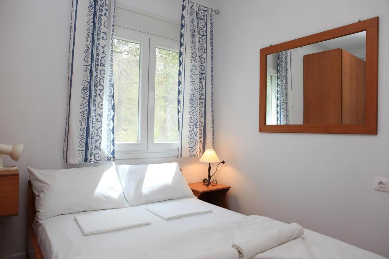 O Pyrgos Accommodations Panormos  外观 照片