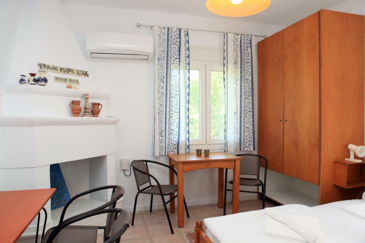 O Pyrgos Accommodations Panormos  外观 照片