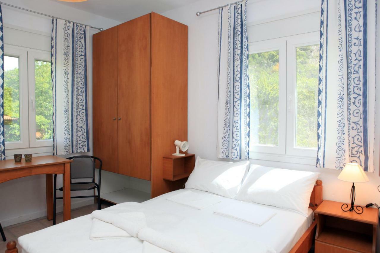 O Pyrgos Accommodations Panormos  外观 照片