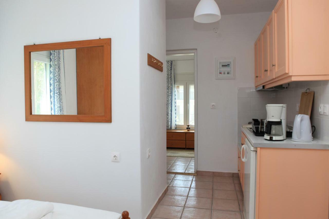 O Pyrgos Accommodations Panormos  外观 照片